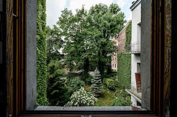 arts apartments