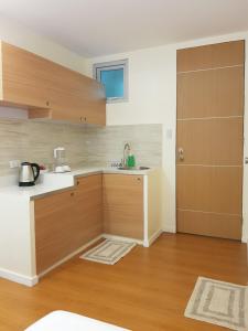 The Leaf House,San Juan>>Manila,3 star