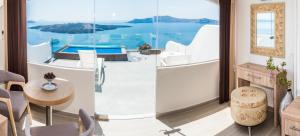 Kratiras View Luxury Suites,Megalochori>>Fira,3 star