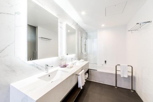 sage hotel james street