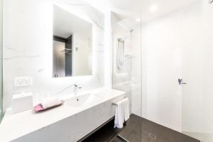 sage hotel james street