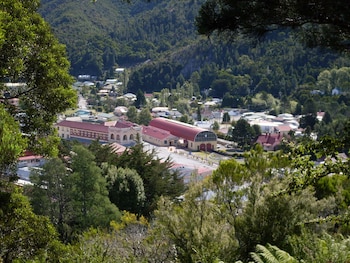 Empire Hotel Queenstown,Tasmania>>Queenstown,3 star