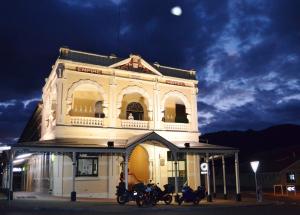 empire hotel queenstown