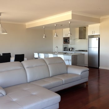 Neagles Retreat Villas,Boconnoc Park>>Adelaide,4 star