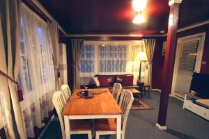 Lotus Lodges,Ferny Creek>>Dandenong,3 star