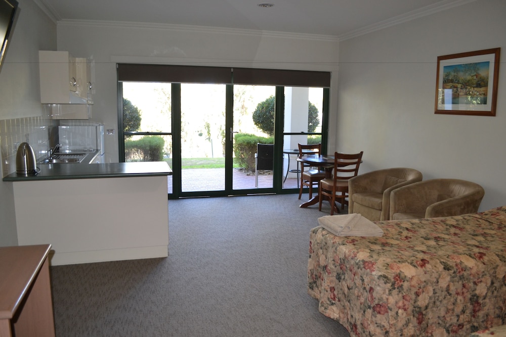 yarrawonga mulwala golf club resort