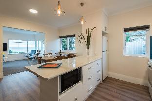 Sunrise At Penguin,Devonport>>Barrington,4 star