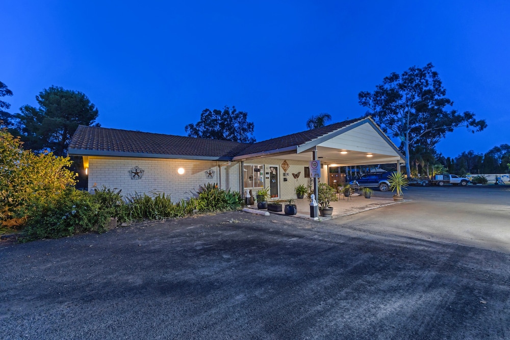 castlereagh motor inn