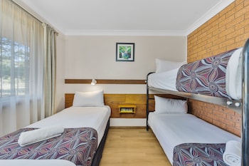 castlereagh motor inn