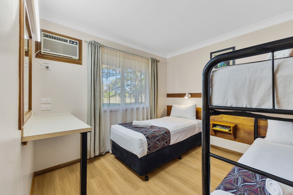 castlereagh motor inn