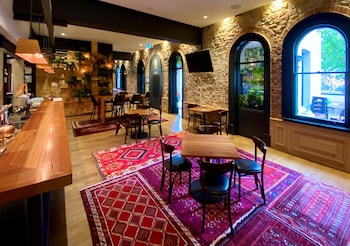 The Crafers Hotel,Adelaide Hills>>Adelaide,4 star