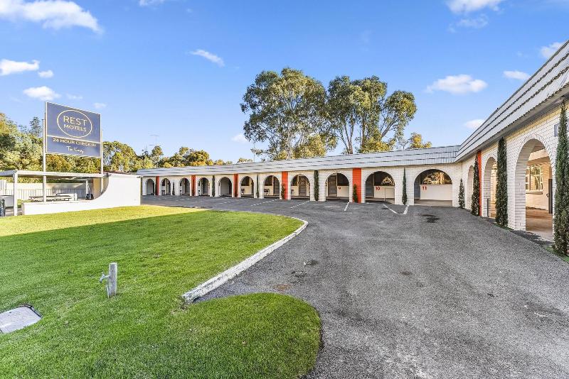 Rest Motels Naracoorte,Naracoorte>>Mount Light,3 star
