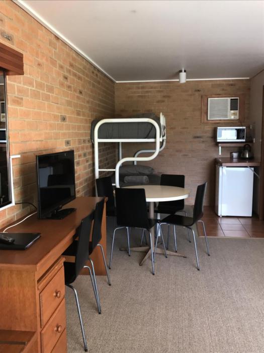 quays motel san remo