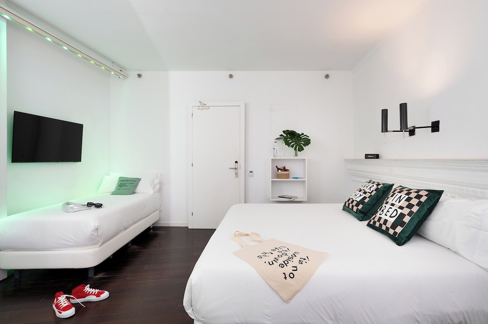 chic and basic born boutique hotel