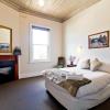 deloraine hotel
