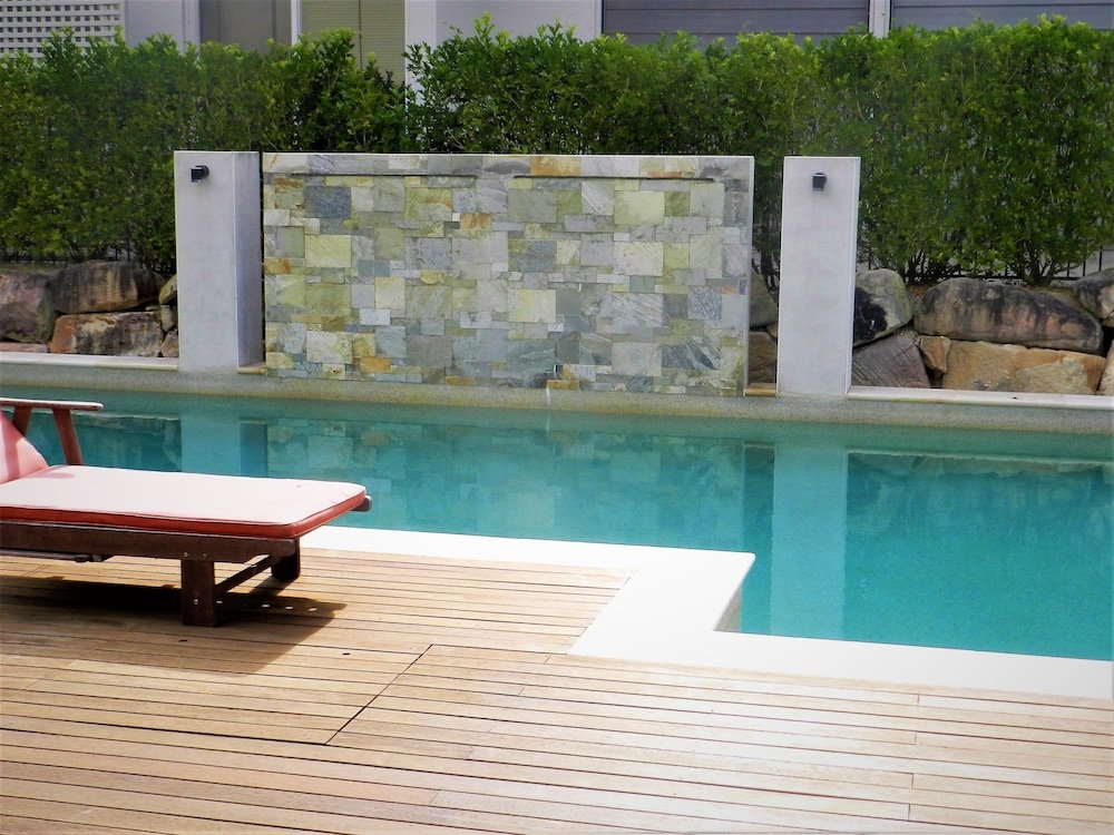 Shangri La Gardens,Bald Hills>>Ashgrove,4 star