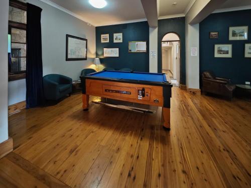 royal hotel capertee