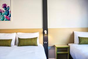 nightcap at hume hotel