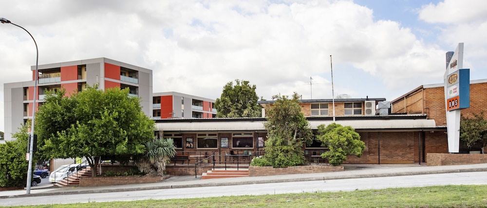 nightcap at hume hotel