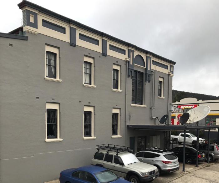 commercial hotel motel lithgow
