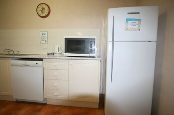 lake edge holiday units