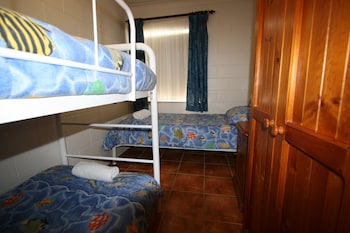 lake edge holiday units