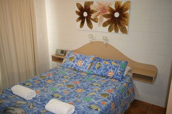 lake edge holiday units