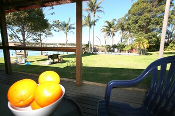 lake edge holiday units