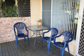 lake edge holiday units