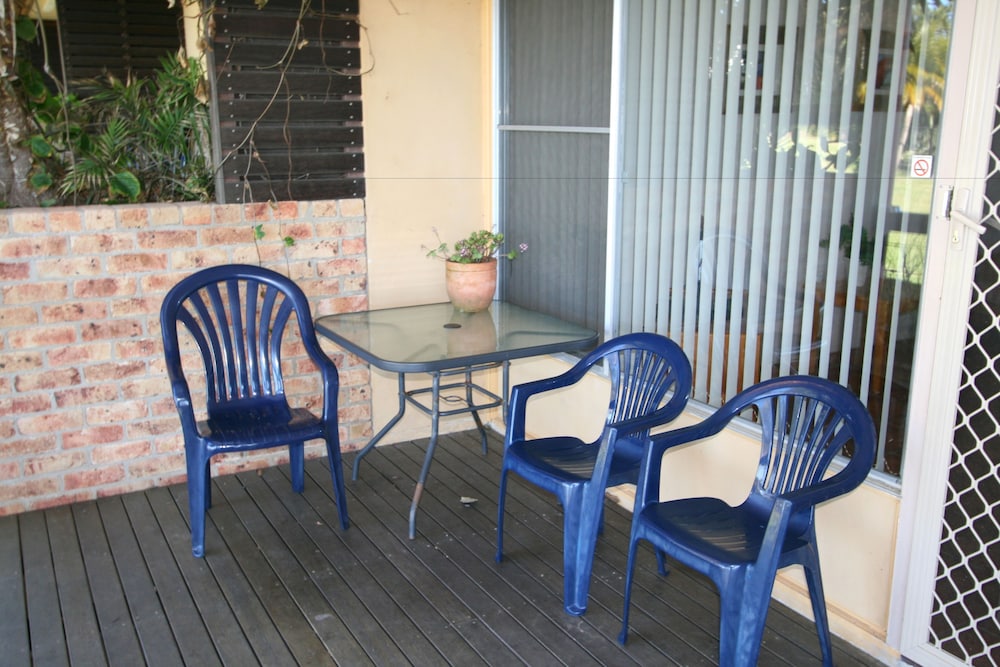 lake edge holiday units