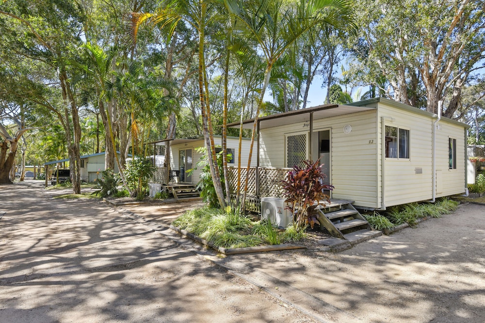 flynns beach caravan park