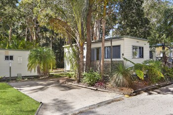 flynns beach caravan park