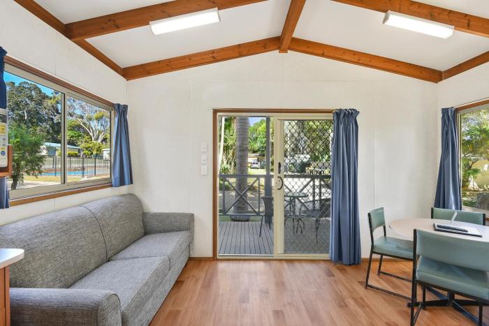 flynns beach caravan park