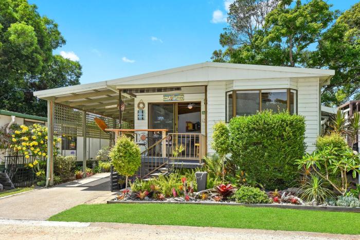 flynns beach caravan park