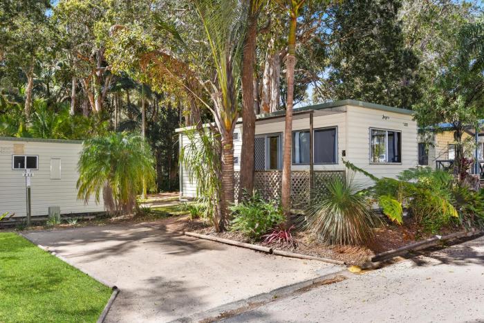 flynns beach caravan park