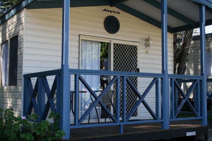 flynns beach caravan park