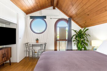 aquarius backpacker resort