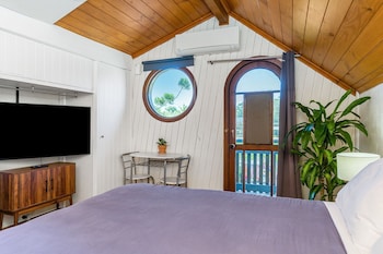 aquarius backpacker resort