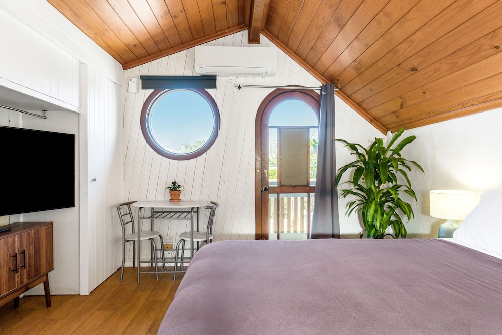 aquarius backpacker resort