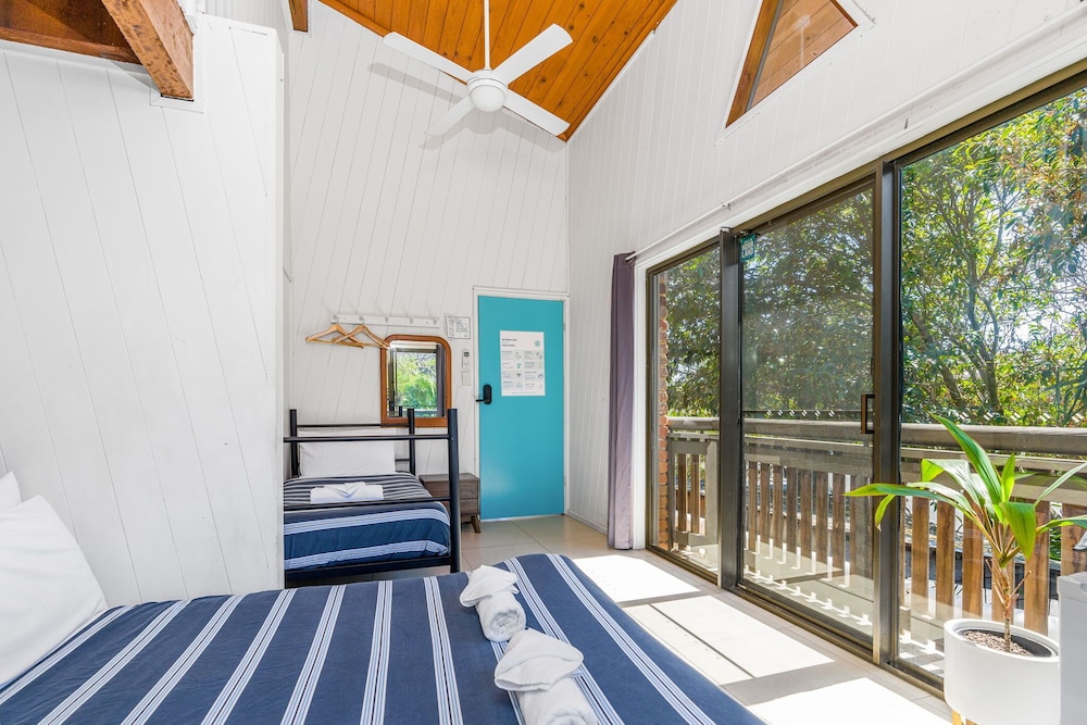 aquarius backpacker resort