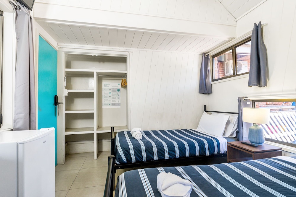 aquarius backpacker resort