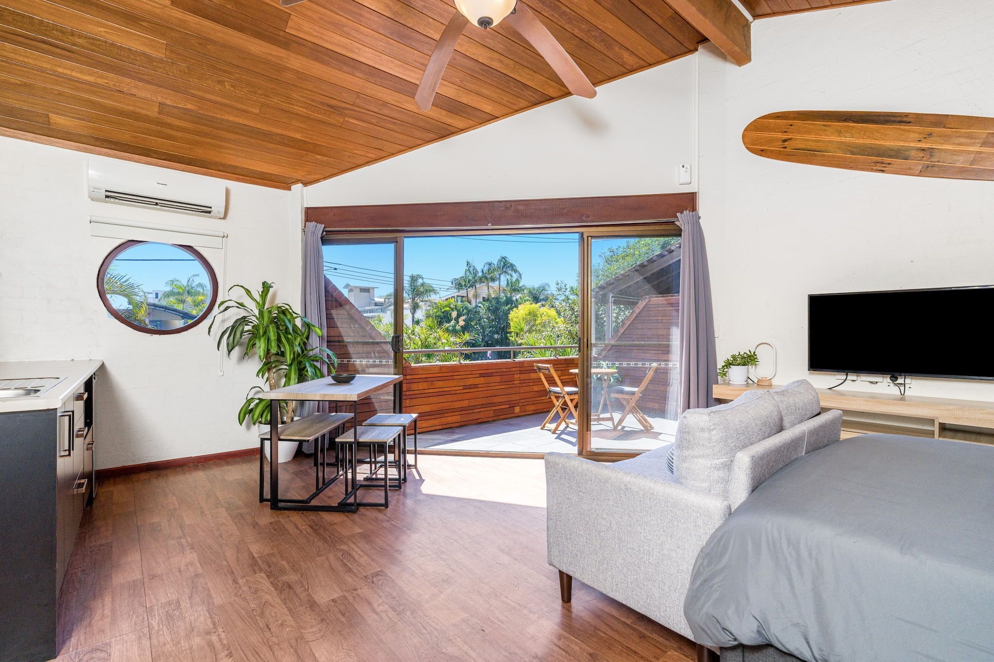 aquarius backpacker resort