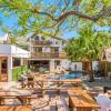 aquarius backpacker resort