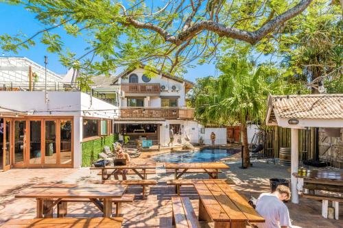 aquarius backpacker resort