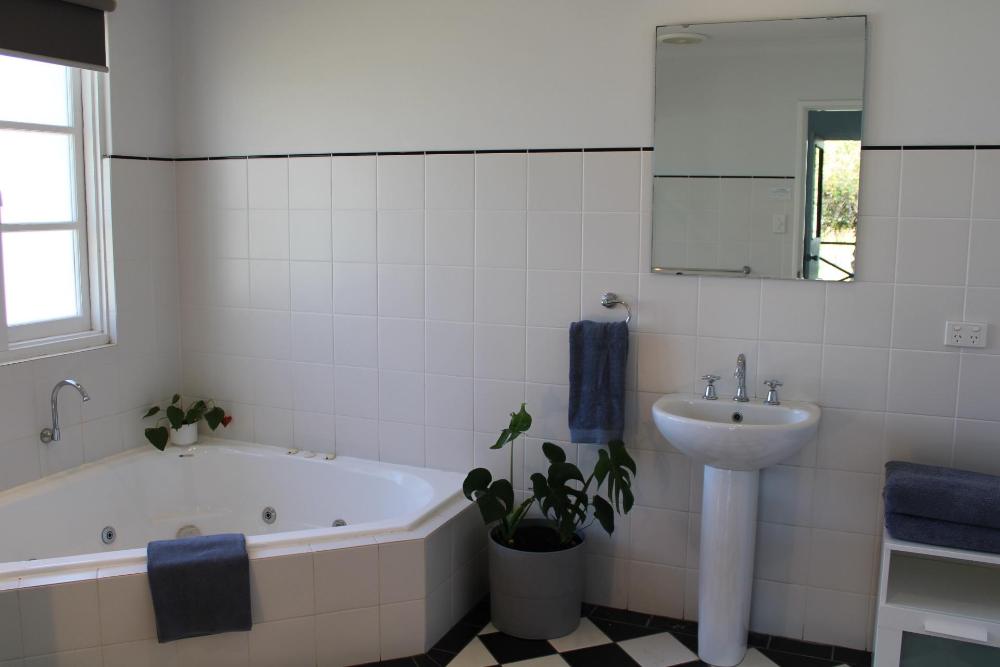 upper reach spa cottage