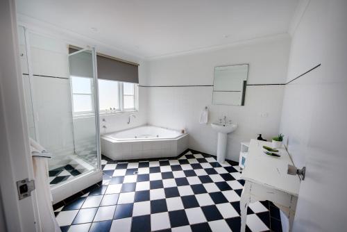 upper reach spa cottage