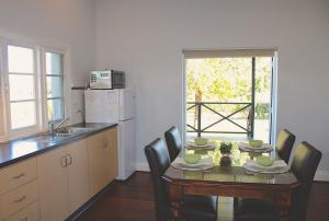 upper reach spa cottage