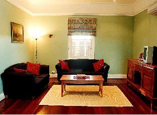 upper reach spa cottage