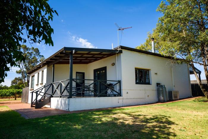 upper reach spa cottage