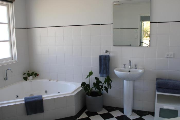 upper reach spa cottage